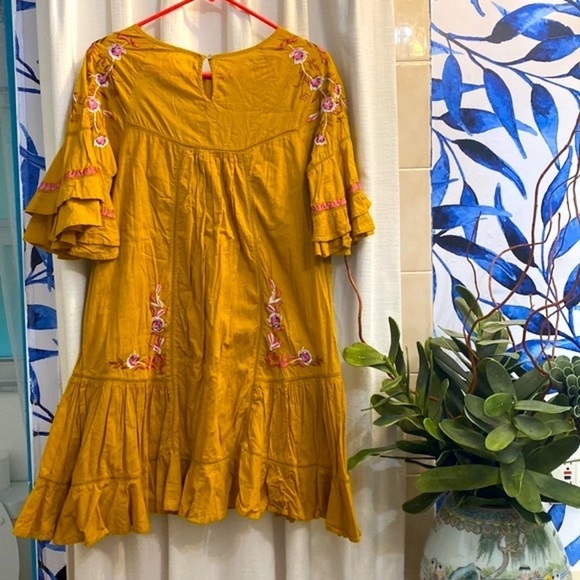 Women’s  Gold Colored FREE PEOPLE Embroidered Pavlo Babydoll Dress Size Small - Picture 6 of 10